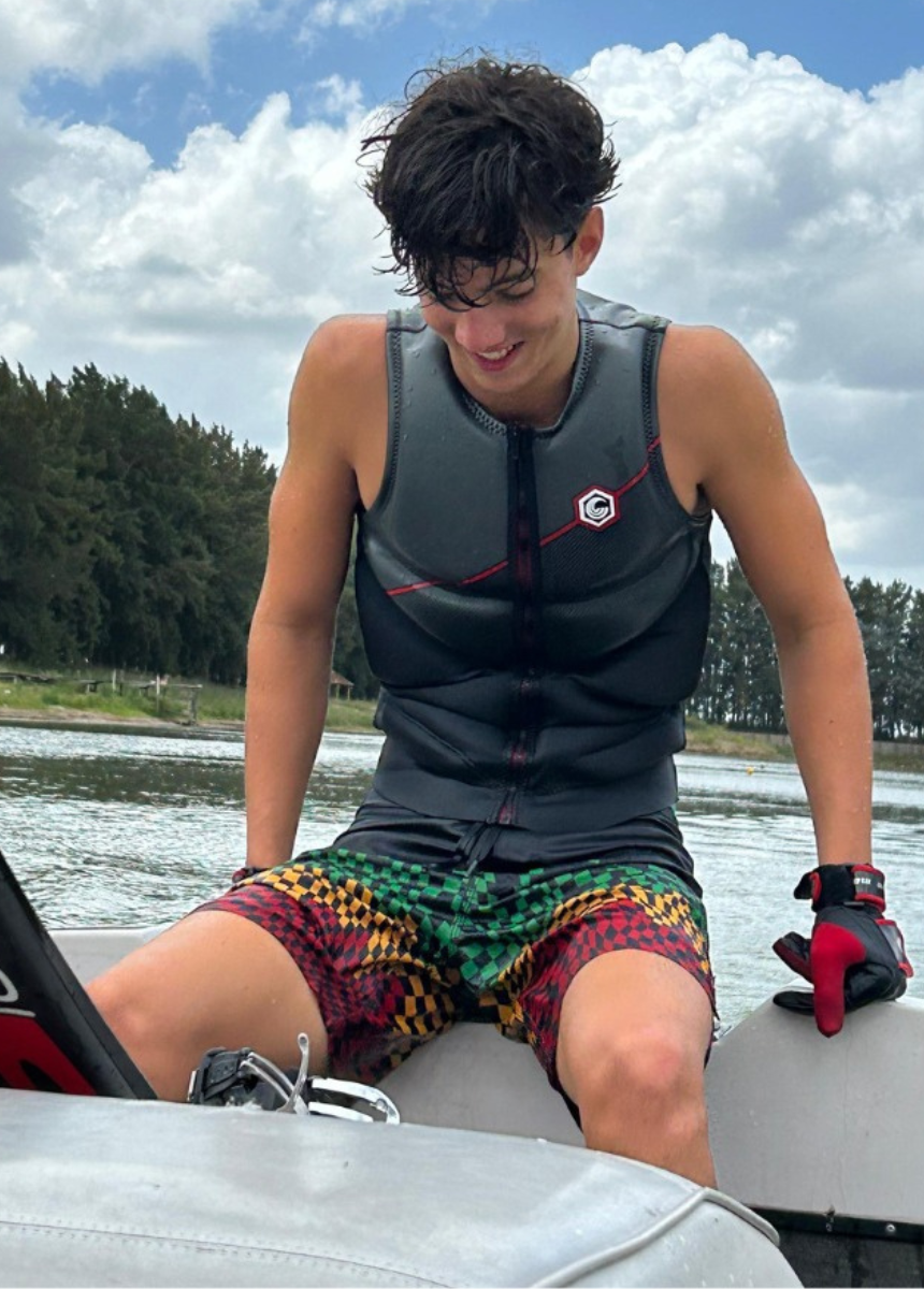 Tomás Renosto en el agua